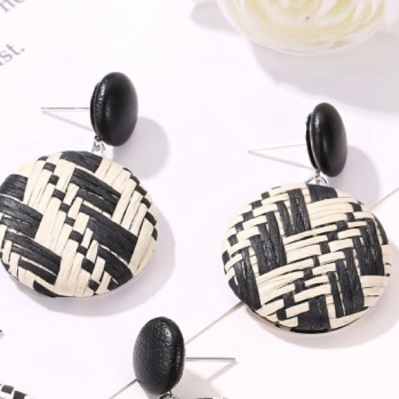 Woven Button Earrings - Picture 2 of 10